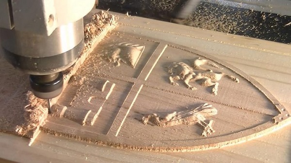 Khám phá nghệ thuật khắc gỗ trên thùng rượu gỗ sồi