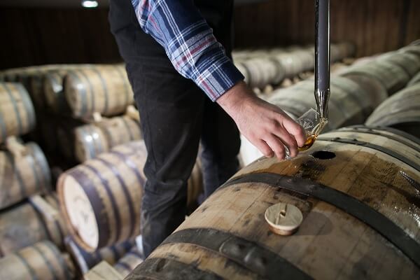 Thùng gỗ sồi ngâm rượu được mấy lần và cách bảo quản tốt nhất