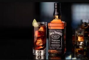 Pha Rượu Whisky với Coca