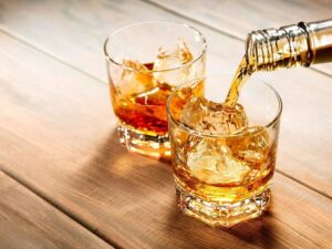 Điểm chung giữa rượu Cognac và Whisky tất cả đều  nhờ vào việc lên men một hỗn hợp