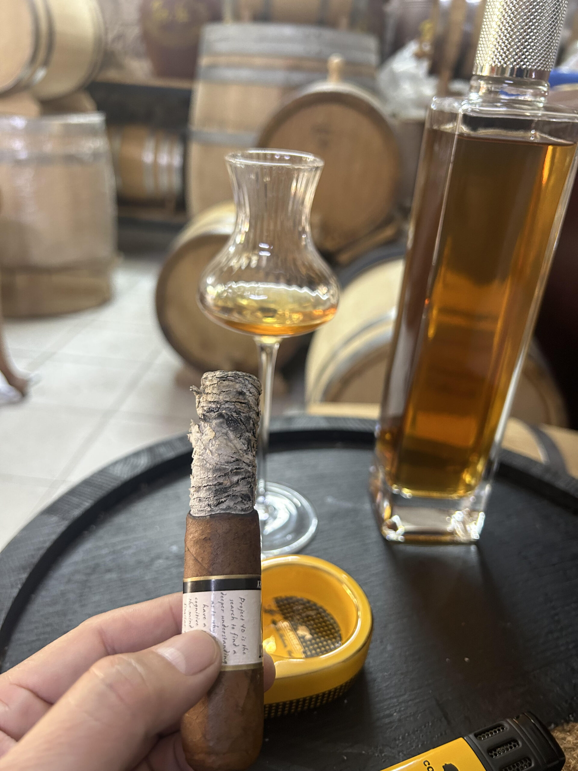 whisky và cigar